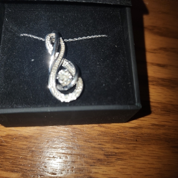 Brand NEW Zales! Diamond necklace - Picture 3 of 8